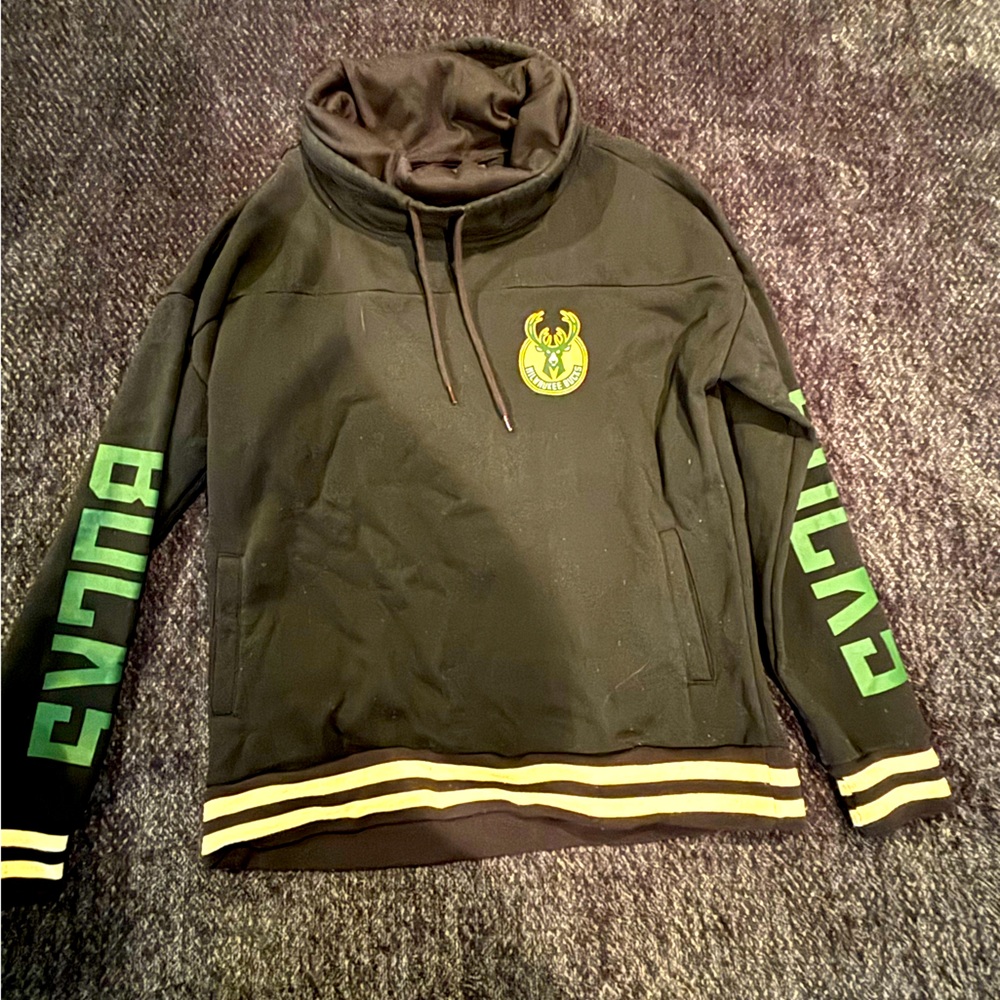 Milwaukee Bucks sweatshirt